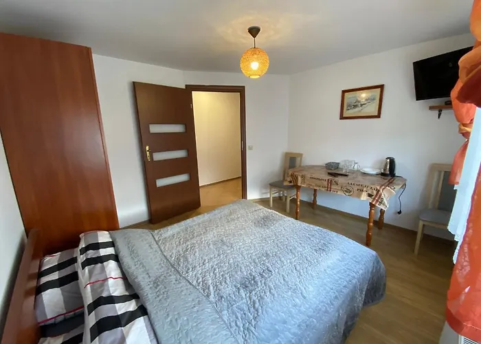 Niutek בית הארחה 3*