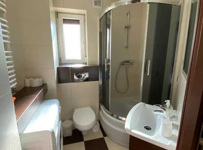 Niutek בית הארחה