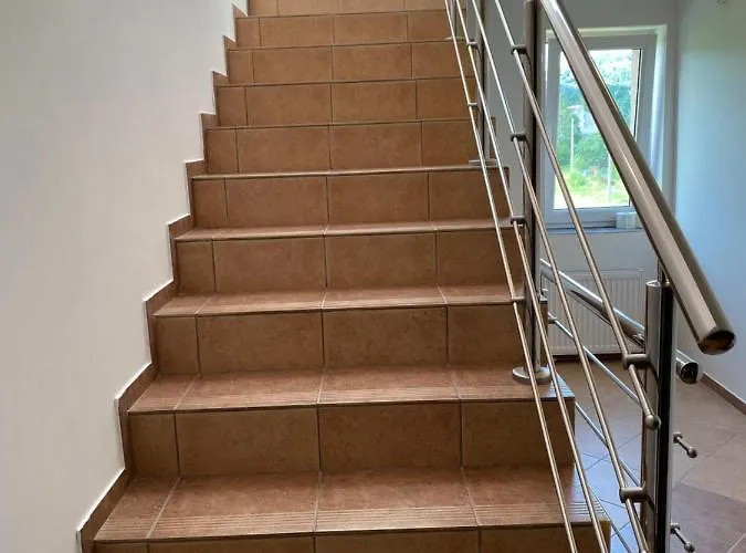 Niutek בית הארחה