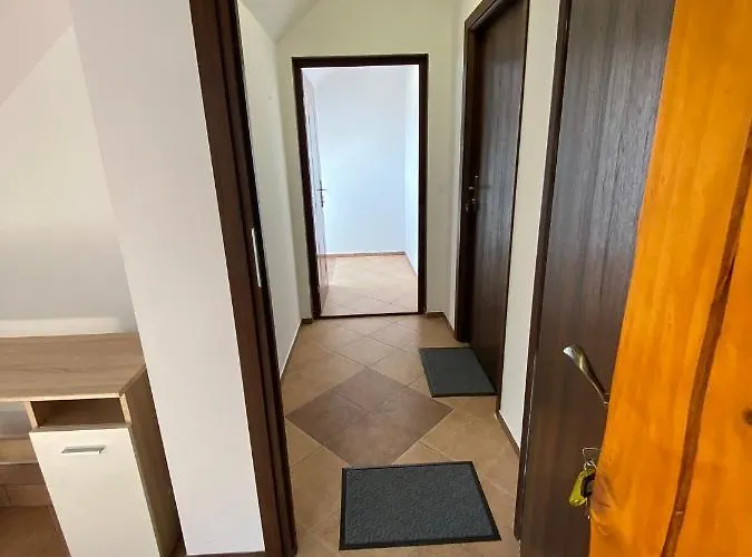 בית הארחה Niutek