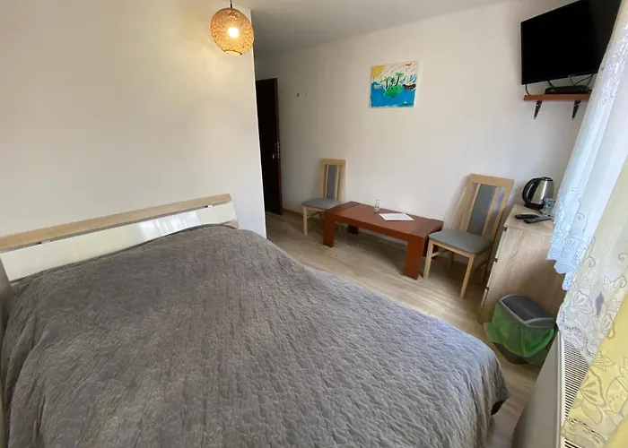 Niutek בית הארחה 3*