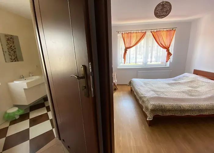 Niutek בית הארחה