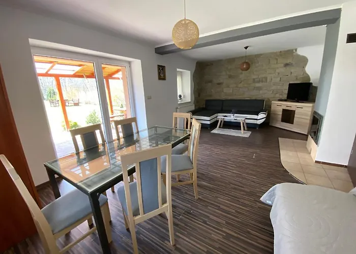 Niutek בית הארחה