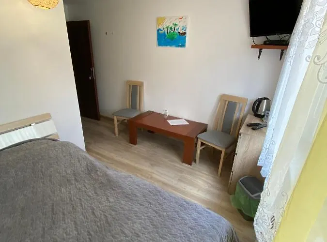 Niutek בית הארחה