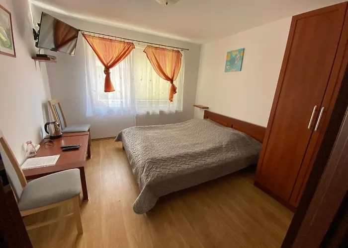 Niutek בית הארחה