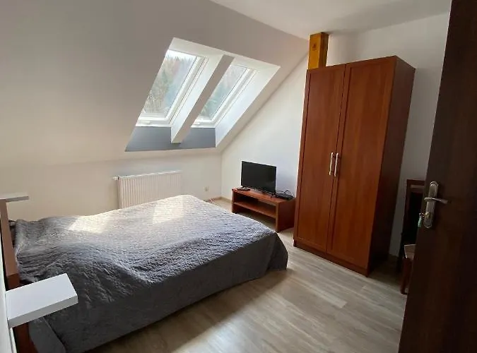 Niutek בית הארחה