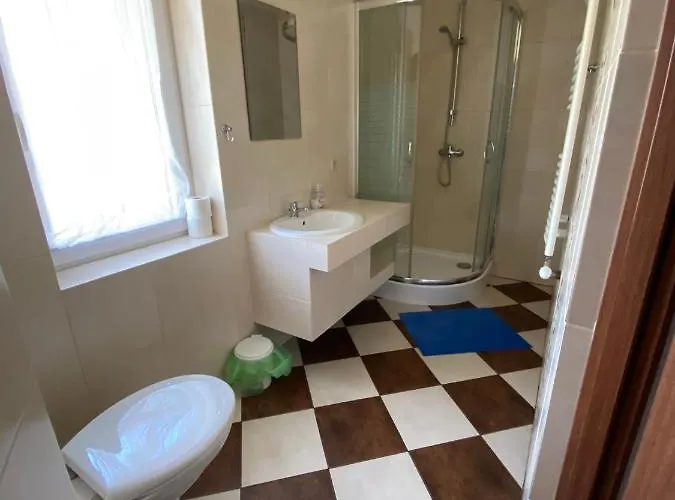 בית הארחה Niutek